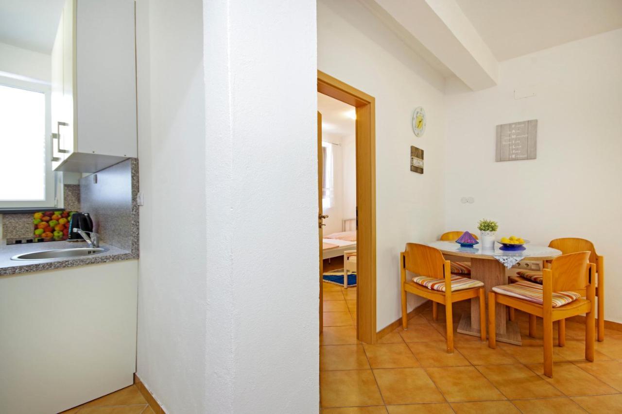 Apartments Silva スティヴァン エクステリア 写真