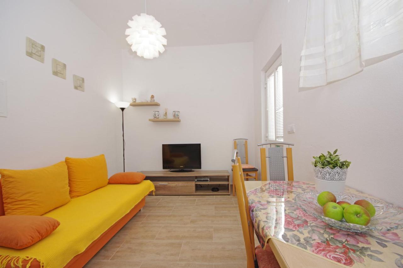 Apartments Silva スティヴァン エクステリア 写真