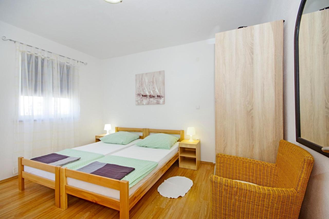 Apartments Silva スティヴァン エクステリア 写真