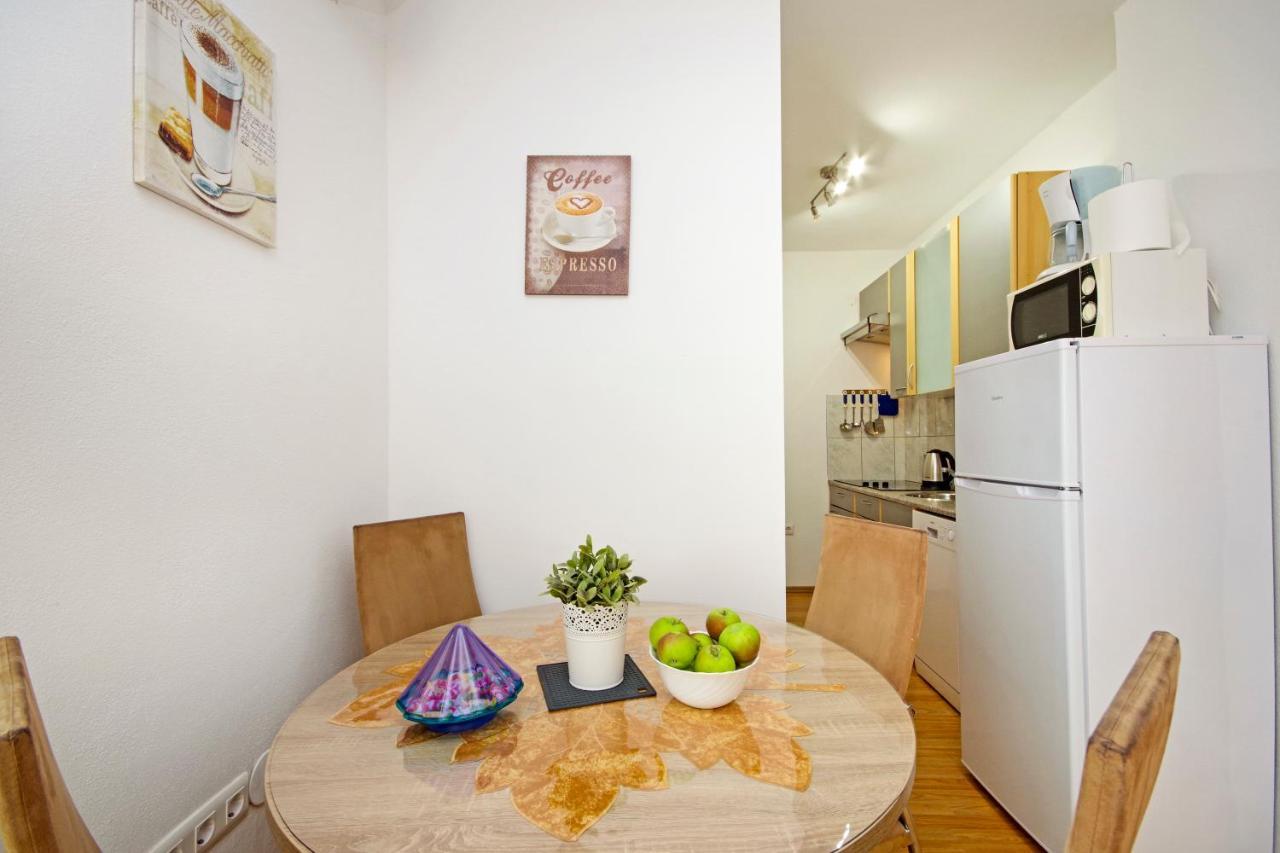 Apartments Silva スティヴァン エクステリア 写真